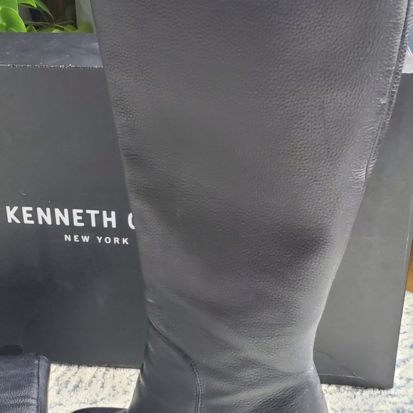 Kenneth Cole Tall Black Boot Size 8 - Picture 4 of 13